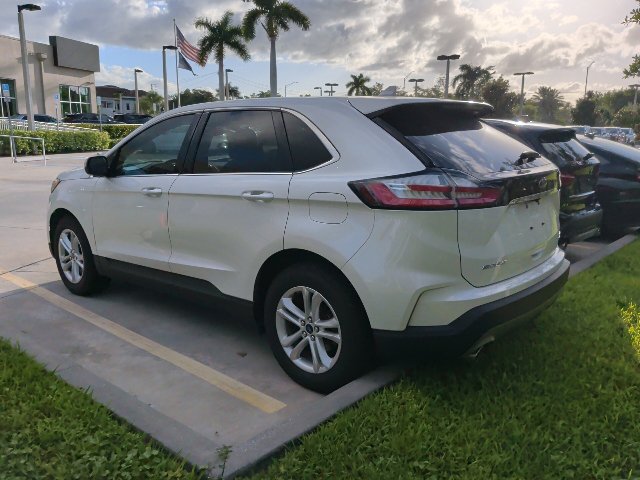 Used 2019 Ford Edge SEL w/ Cold Weather Package AWD/4WD image 3