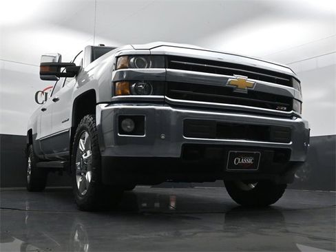 Used 2019 Chevrolet Silverado 2500 LTZ w/ Duramax Plus Package image 25