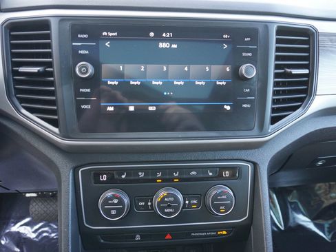 Used 2020 Volkswagen Atlas Cross Sport SE w/ Panoramic Sunroof Package AWD/4WD image 15