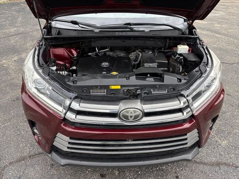 Used 2017 Toyota Highlander AWD V6 image 22