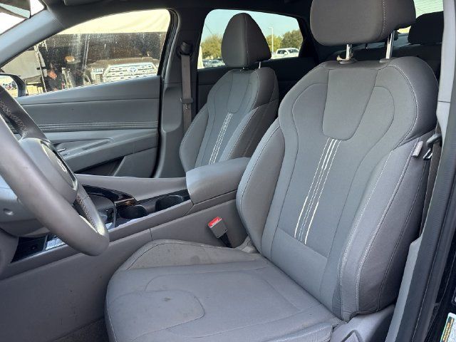 Used 2025 Hyundai Elantra SEL FWD image 24