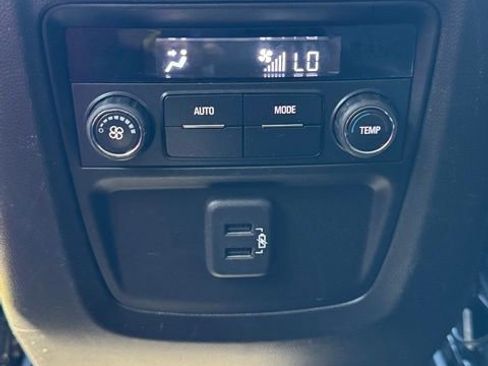 Used 2019 Buick Enclave Essence image 20