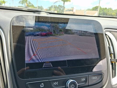 Used 2024 Chevrolet Malibu LT FWD image 23