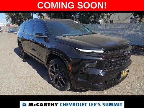 Used 2024 Chevrolet Traverse RS FWD image 2
