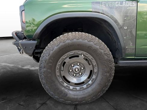 Used 2024 Ford Bronco Everglades image 14