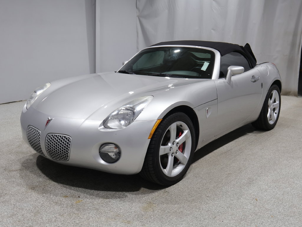 Used 2006 Pontiac Solstice Convertible w/ Premium Package RWD image 11