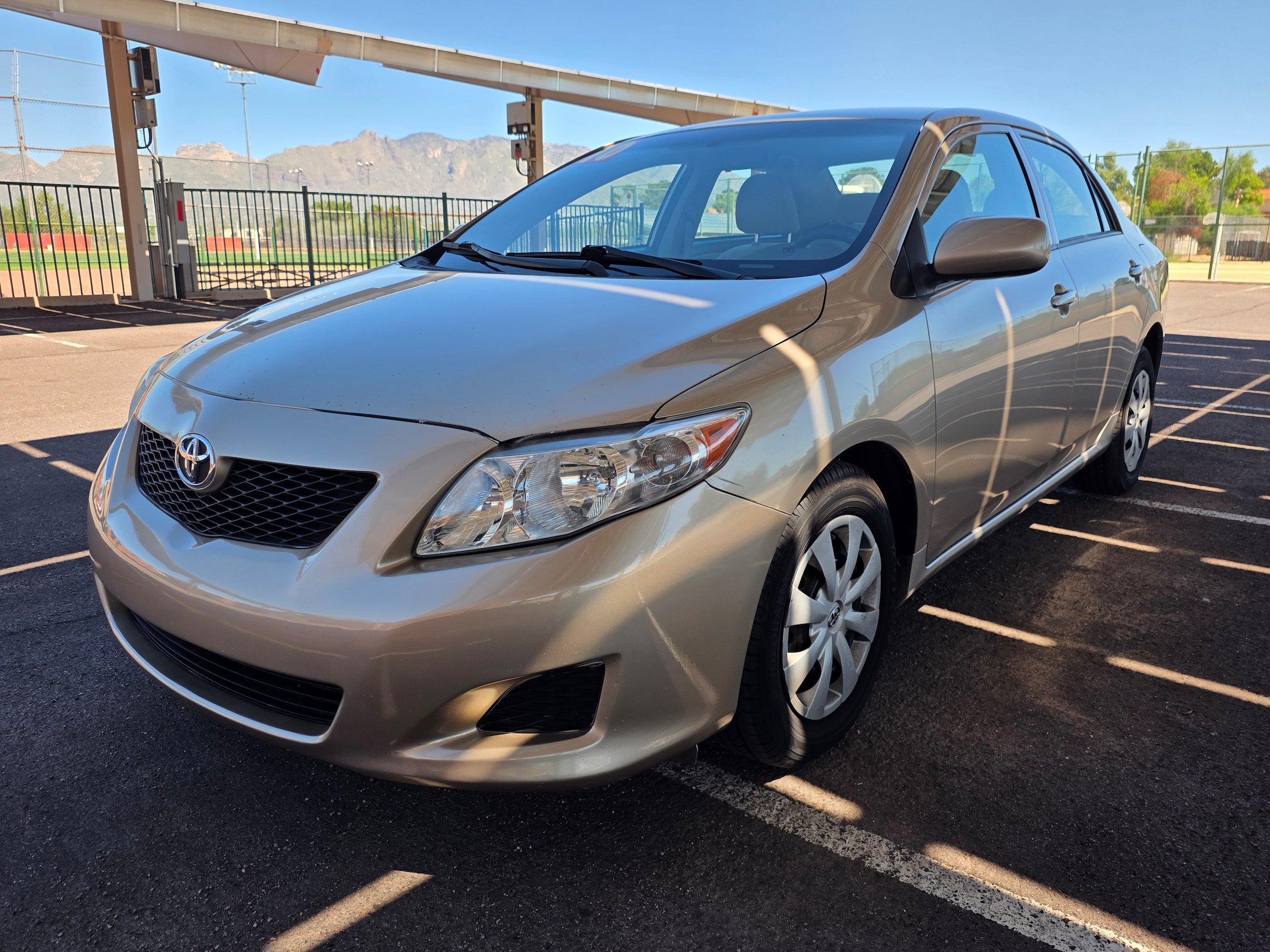 Used 2010 Toyota Corolla LE FWD image 1