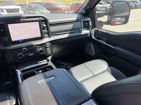 Used 2025 Ford F250 Platinum w/ FX4 Off-Road Package image 24
