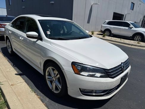 Used 2014 Volkswagen Passat TDI SE FWD image 2