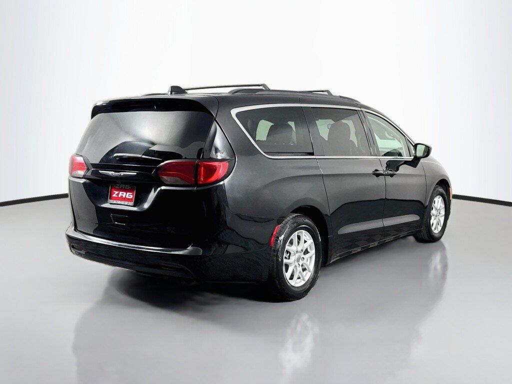 Used 2020 Chrysler Voyager Lxi FWD image 5