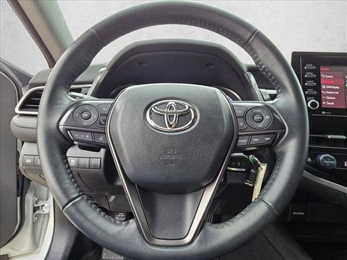 Used 2022 Toyota Camry SE FWD image 15