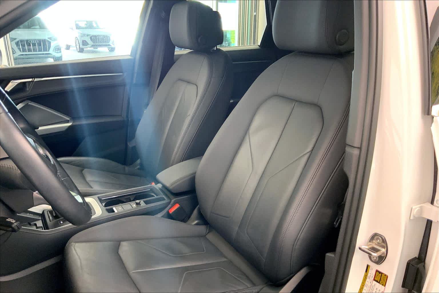Used 2020 Audi Q3 2.0T Premium Plus w/ Premium Plus Package AWD/4WD image 8