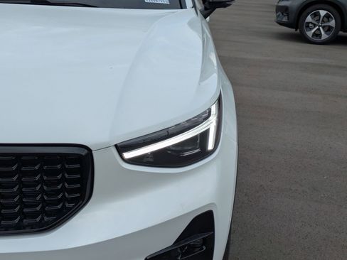 New 2026 Volvo XC40 B5 Plus w/ Protection Package Premier image 10