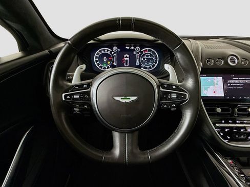 Used 2021 Aston Martin DBX image 11