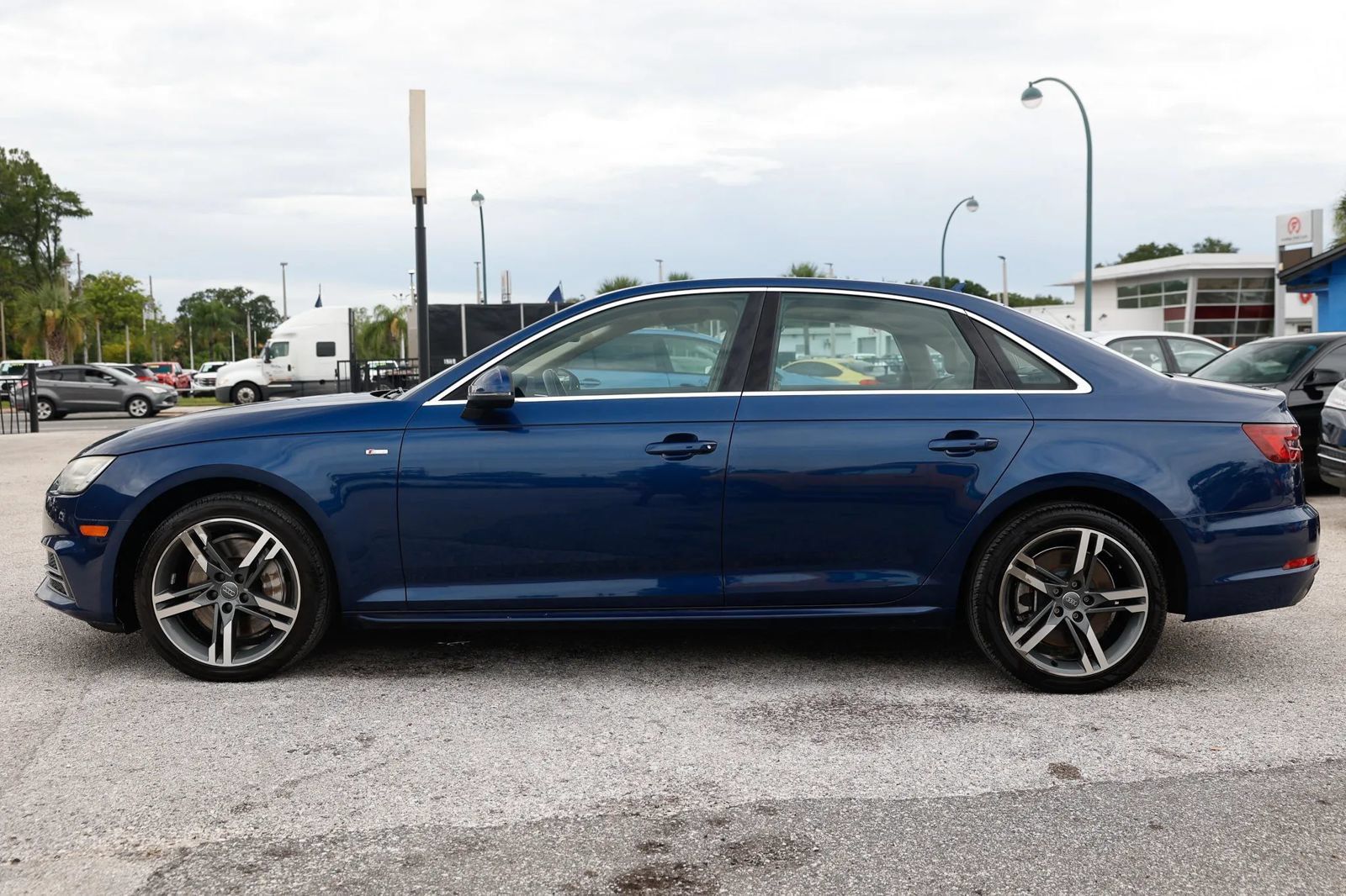 Used 2018 Audi A4 2.0T Premium Plus w/ Premium Plus Package AWD/4WD image 3