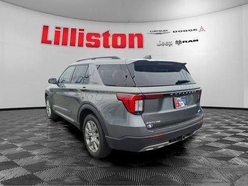 Used 2025 Ford Explorer Active w/ Active Comfort Package image 5