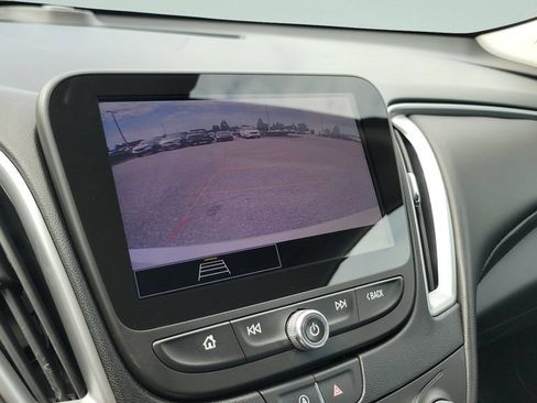 Used 2022 Chevrolet Malibu LT w/ Leather Package FWD image 17