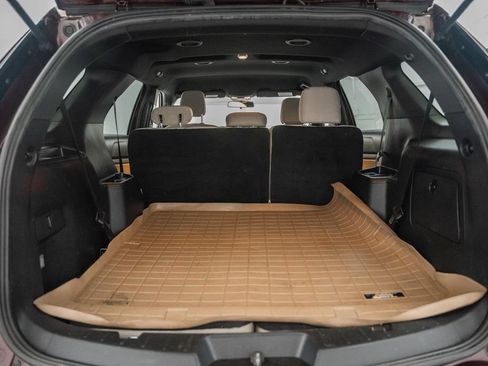 Used 2018 Ford Explorer XLT AWD/4WD image 10