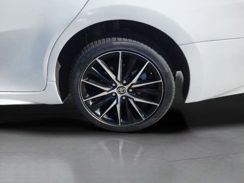 Used 2024 Toyota Camry SE image 8