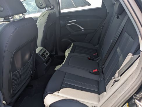 New 2025 Audi Q5 Premium Plus image 17