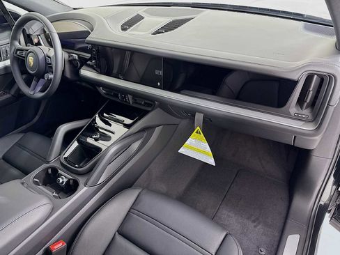 New 2026 Porsche Cayenne image 30