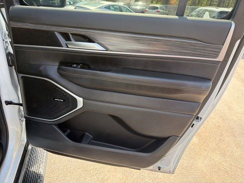 Used 2024 Jeep Wagoneer L Series II w/ Flexible Seating Group image 28