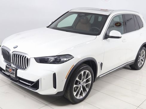 Used 2024 BMW X5 xDrive40i w/ Parking Assistance Package image 22