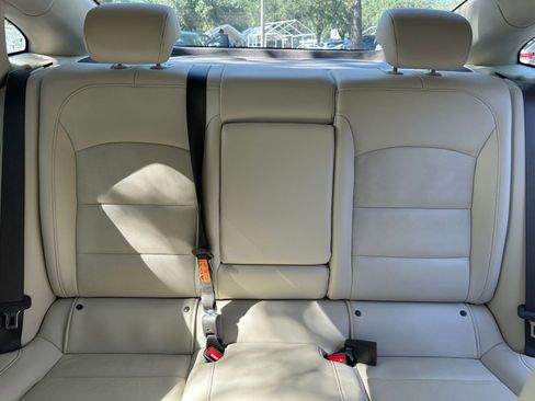 Used 2024 Chevrolet Malibu LT image 32