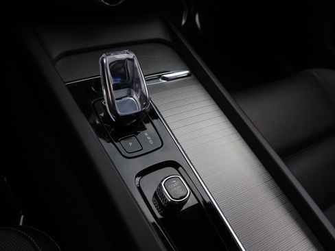 Used 2024 Volvo S60 B5 Plus image 27