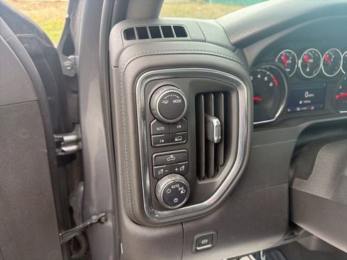 Used 2022 Chevrolet Silverado 1500 LT AWD/4WD image 11