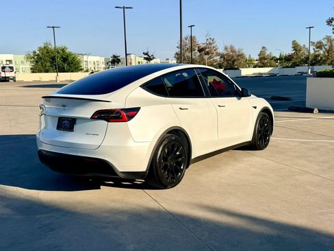 Used 2020 Tesla Model Y Long Range AWD/4WD image 9