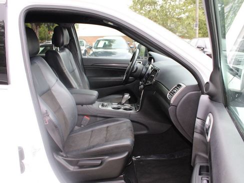 Used 2020 Jeep Grand Cherokee Laredo w/ Quick Order Package 2BN North AWD/4WD image 27