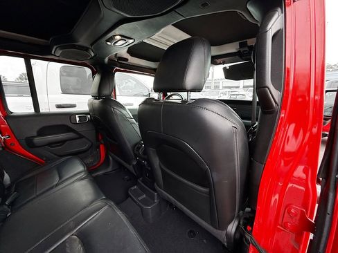 Used 2022 Jeep Wrangler Unlimited Sahara image 31