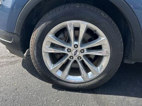 Used 2018 Ford Explorer XLT w/ Equipment Group 202A AWD/4WD image 10