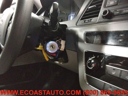 Used 2016 Hyundai Sonata SE FWD image 17