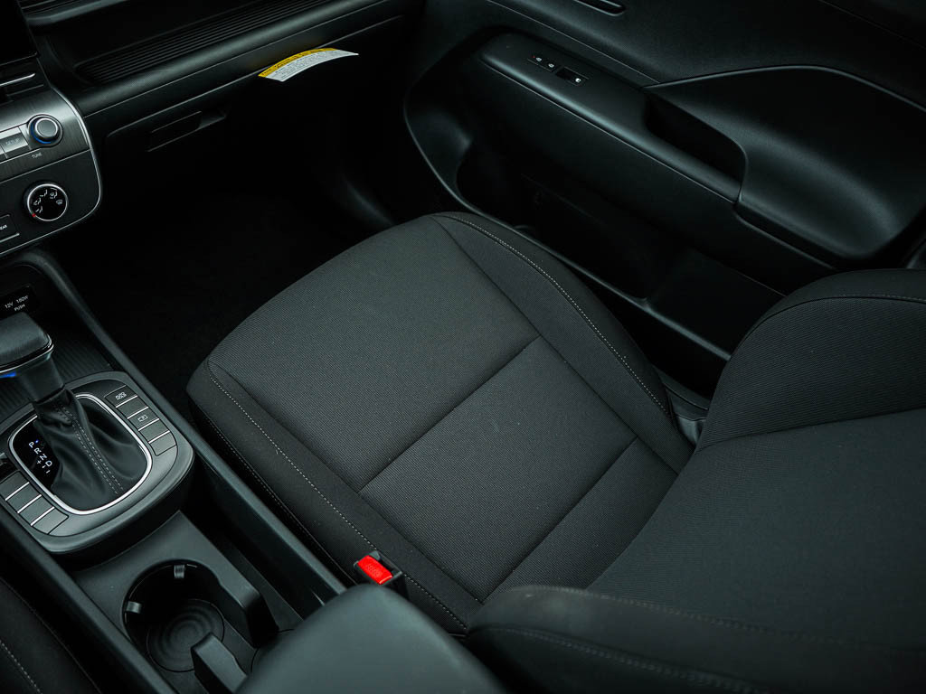 New 2027 Hyundai Kona SE FWD image 24