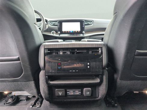 Used 2024 Jeep Wagoneer L Series II RWD image 29