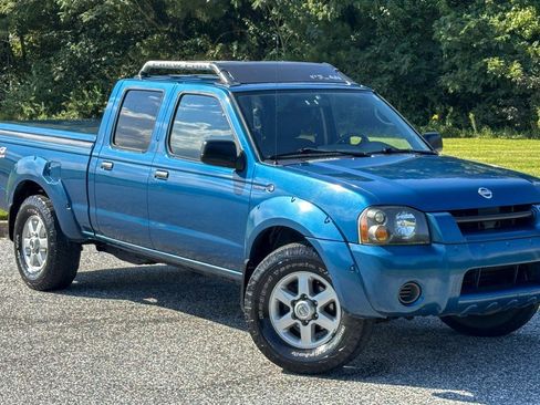 Used 2004 Nissan Frontier S/C image 10