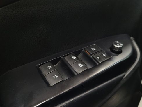 Used 2019 Toyota Highlander XLE AWD/4WD image 27