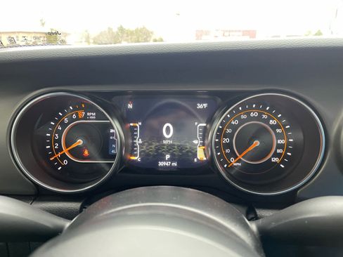 Used 2022 Jeep Gladiator Sport image 23