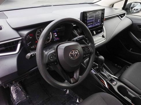 Used 2022 Toyota Corolla LE image 11