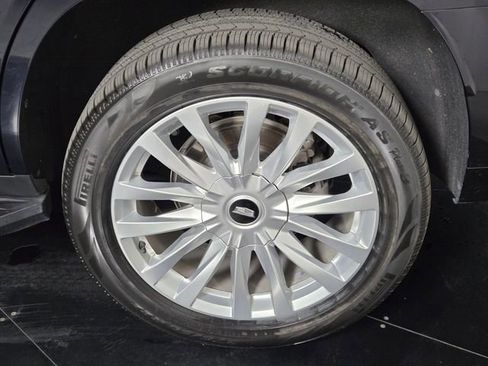 Used 2023 Cadillac Escalade Luxury image 11