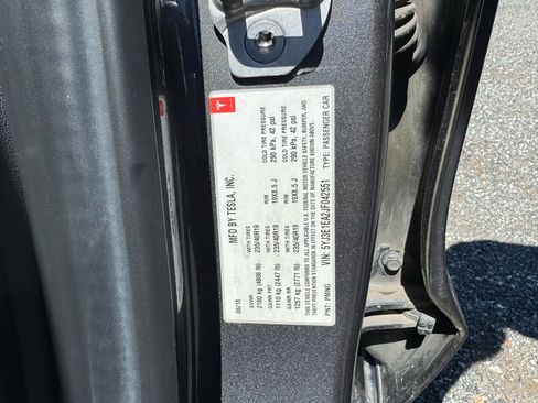 Used 2018 Tesla Model 3 Mid Range image 24