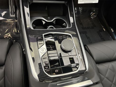 New 2026 BMW X7 xDrive40i w/ M Sport Package image 23