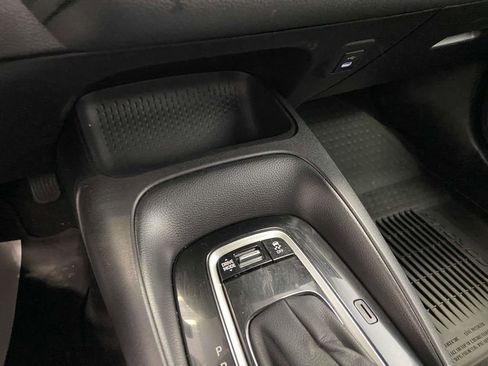 Used 2025 Toyota Corolla SE image 20