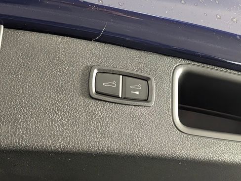 New 2026 Porsche Macan AWD/4WD image 18