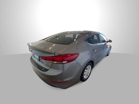Used 2018 Hyundai Elantra SE image 8