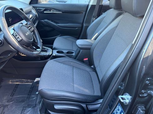 Used 2025 Kia Seltos S image 24