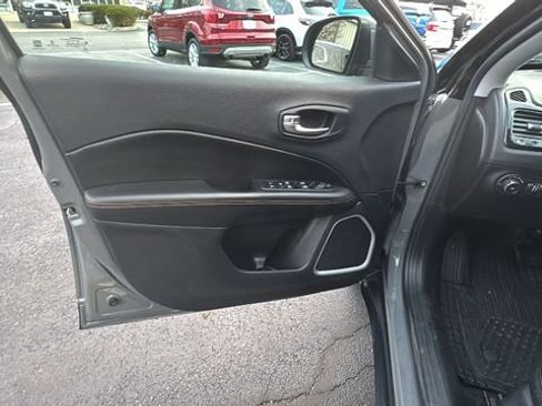 Used 2021 Jeep Compass Limited image 9