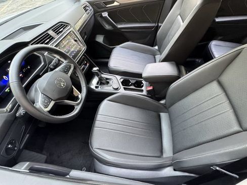 Used 2023 Volkswagen Tiguan SE AWD/4WD image 45